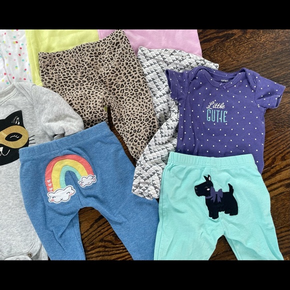 EUC! Lot of 11 Pieces of Baby Clothes! 3 Months! - Picture 5 of 6